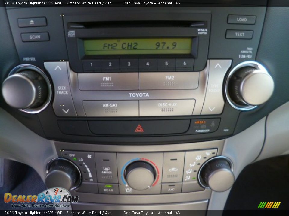 2009 Toyota Highlander V6 4WD Blizzard White Pearl / Ash Photo #14
