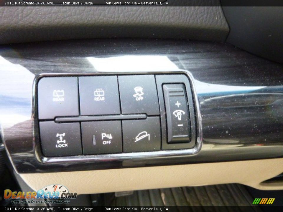 2011 Kia Sorento LX V6 AWD Tuscan Olive / Beige Photo #14