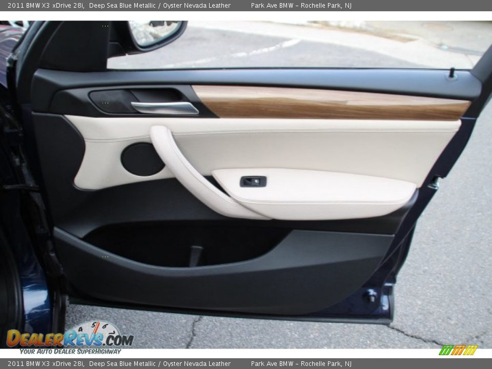 Door Panel of 2011 BMW X3 xDrive 28i Photo #24