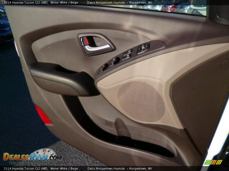 Door Panel of 2014 Hyundai Tucson GLS AWD Photo #16
