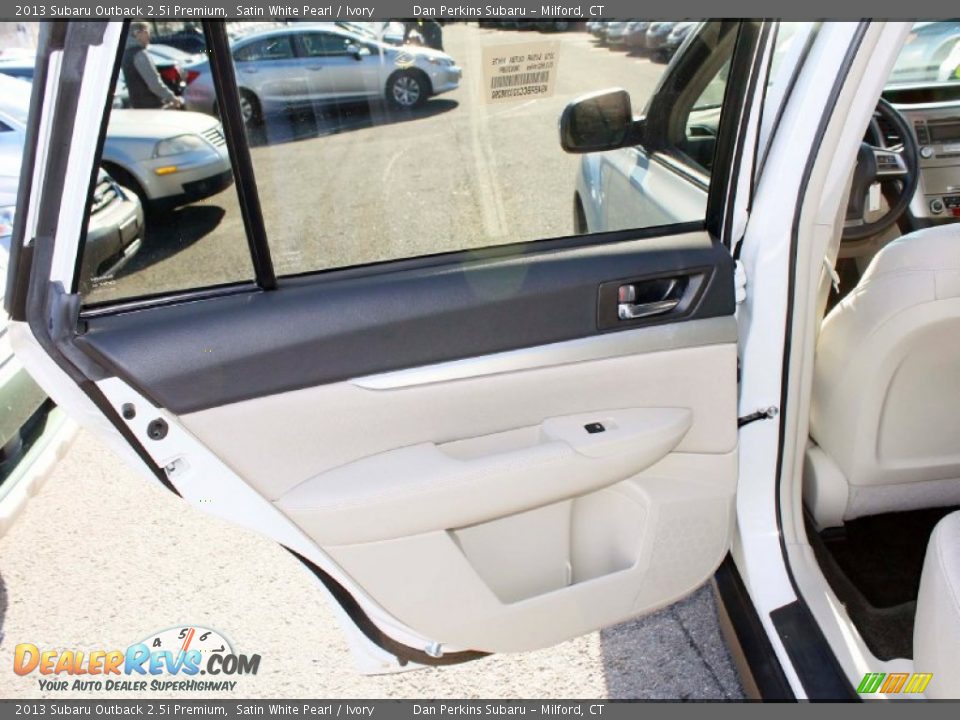 2013 Subaru Outback 2.5i Premium Satin White Pearl / Ivory Photo #20