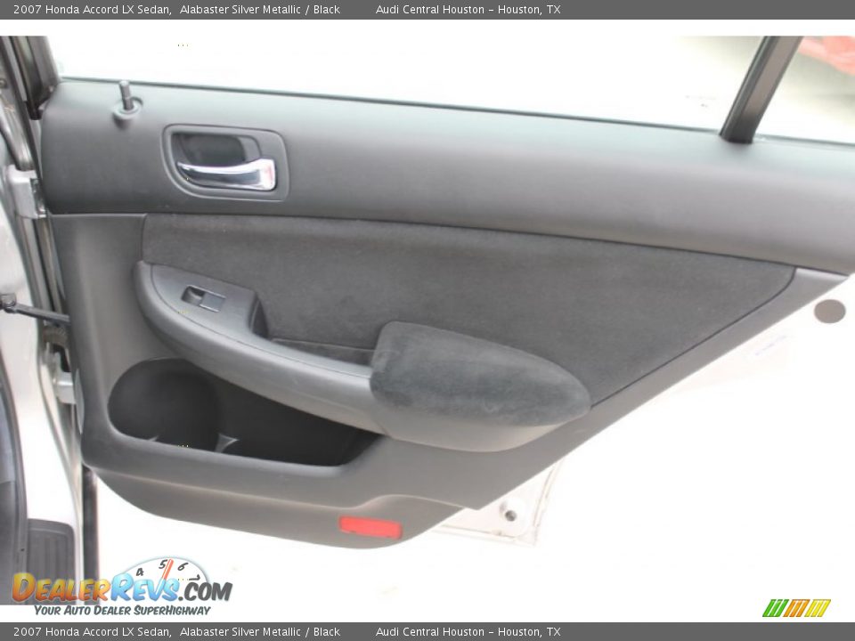2007 Honda Accord LX Sedan Alabaster Silver Metallic / Black Photo #24