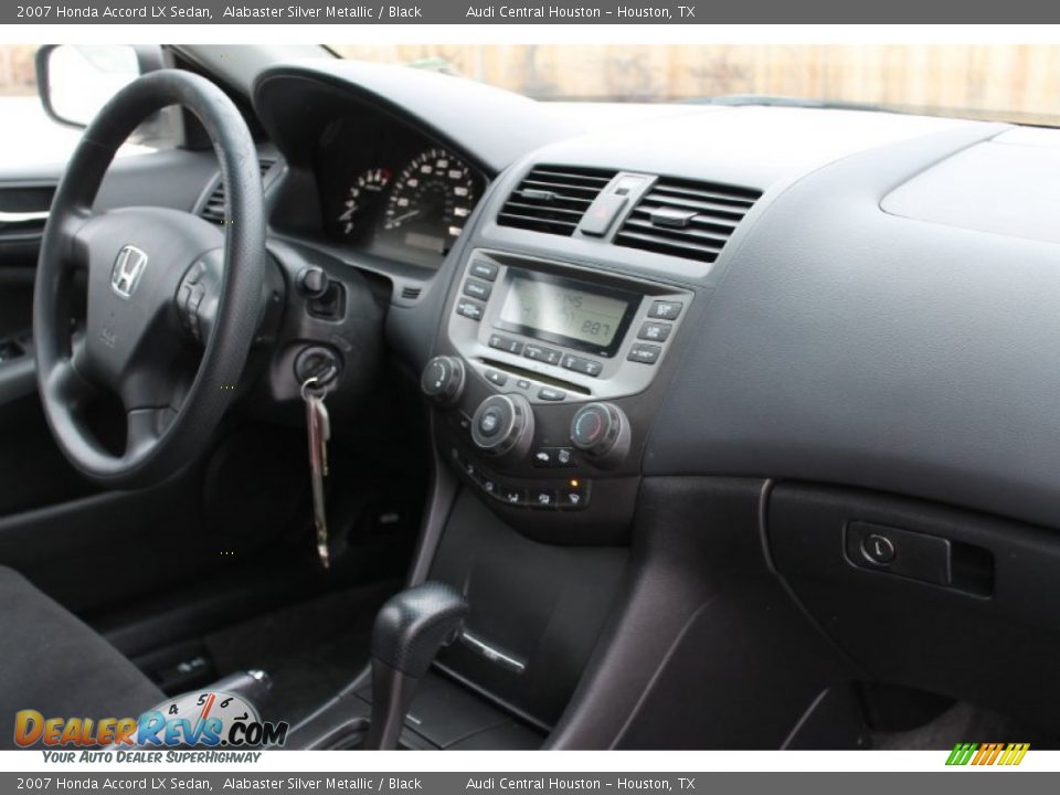 2007 Honda Accord LX Sedan Alabaster Silver Metallic / Black Photo #28