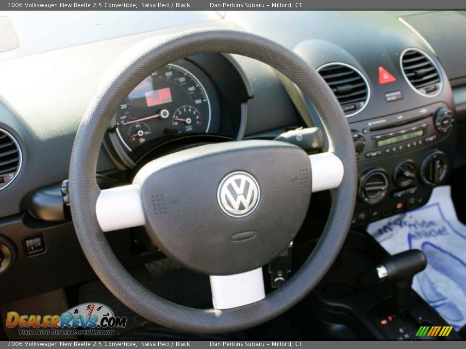 2006 Volkswagen New Beetle 2.5 Convertible Salsa Red / Black Photo #5