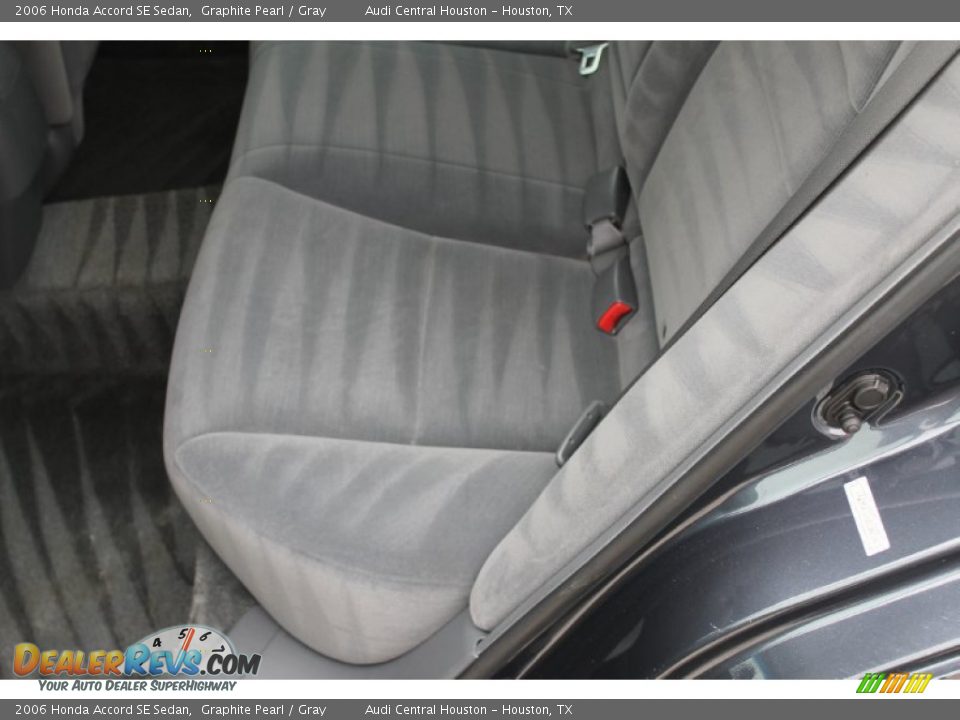 2006 Honda Accord SE Sedan Graphite Pearl / Gray Photo #19