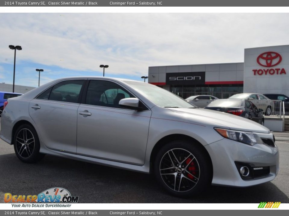 2014 Toyota Camry SE Classic Silver Metallic / Black Photo #1