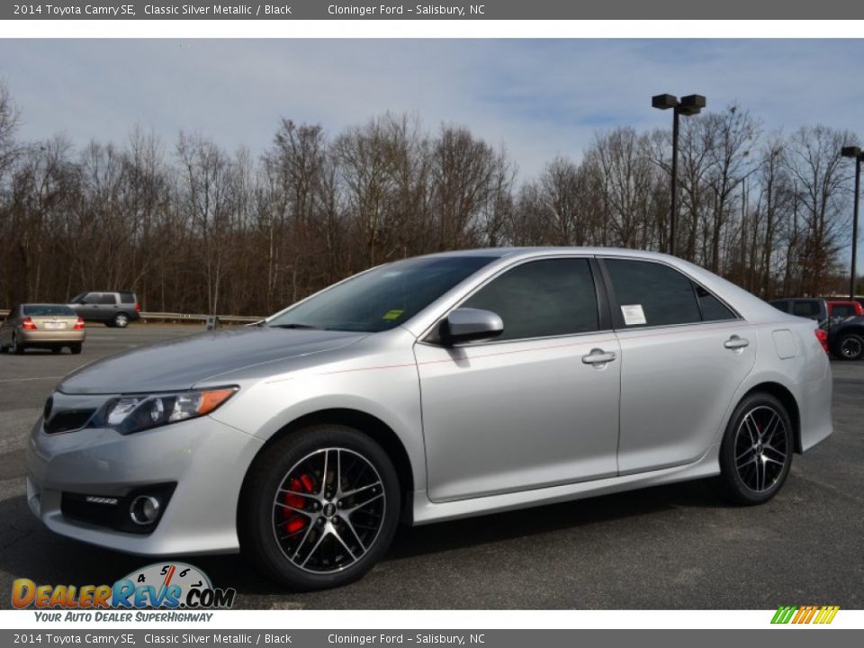 2014 Toyota Camry SE Classic Silver Metallic / Black Photo #3