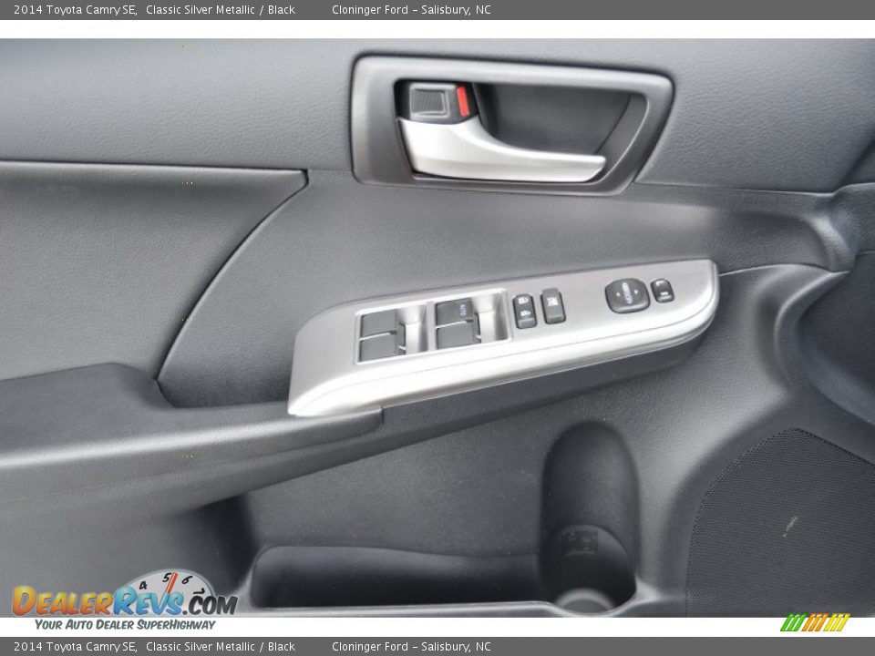 2014 Toyota Camry SE Classic Silver Metallic / Black Photo #5