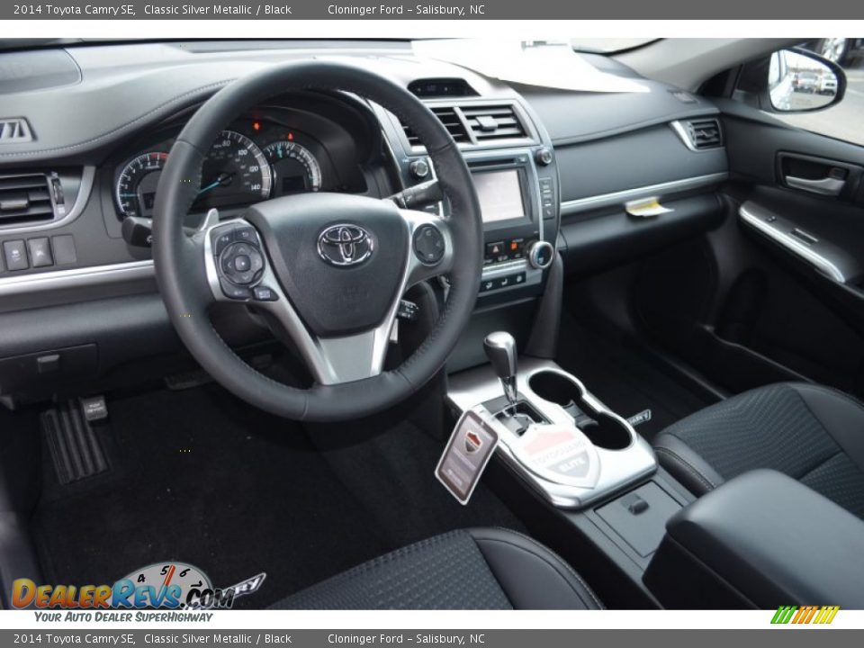 2014 Toyota Camry SE Classic Silver Metallic / Black Photo #7