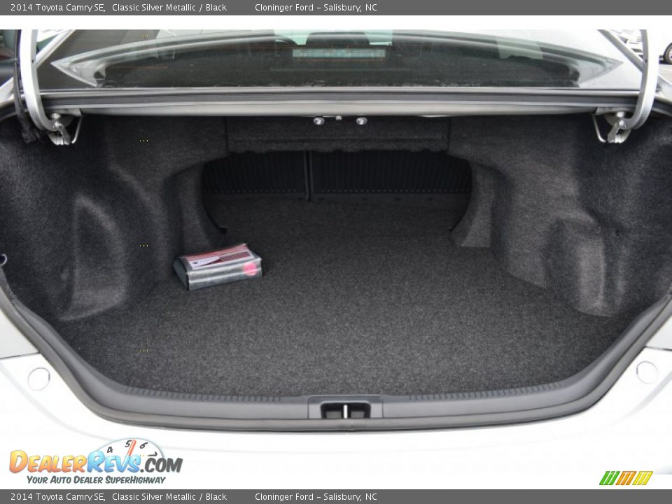 2014 Toyota Camry SE Classic Silver Metallic / Black Photo #9