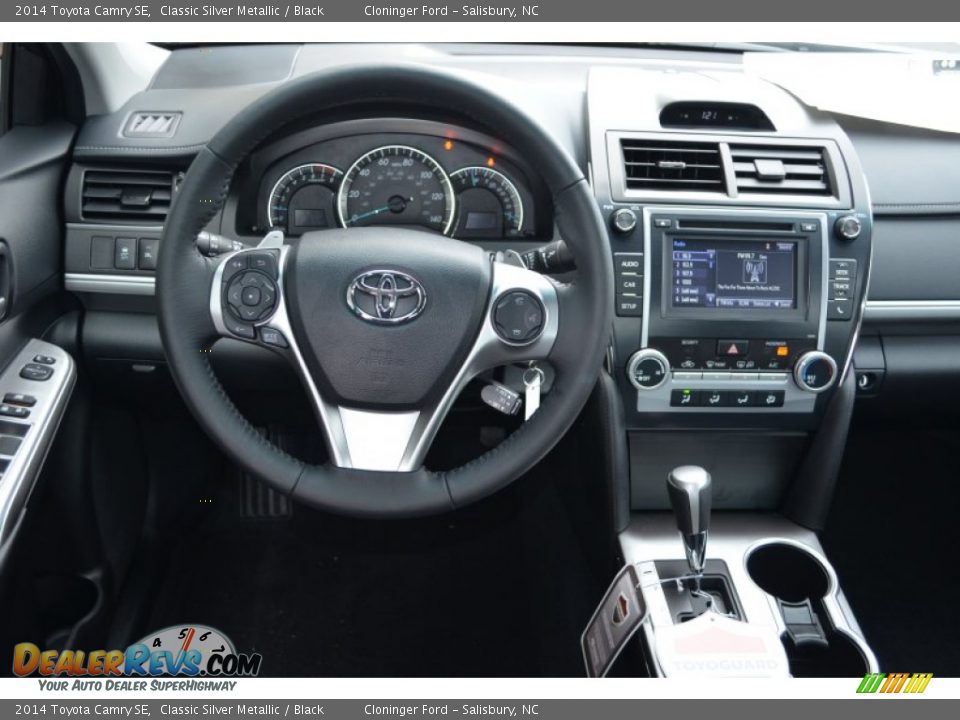 2014 Toyota Camry SE Classic Silver Metallic / Black Photo #11