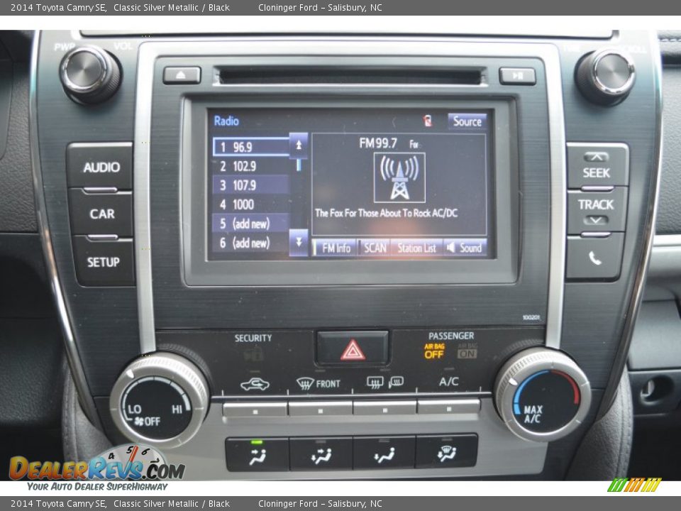 2014 Toyota Camry SE Classic Silver Metallic / Black Photo #12