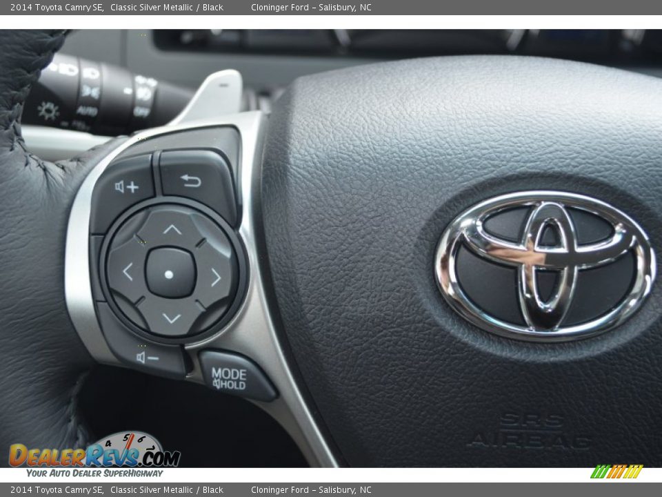 2014 Toyota Camry SE Classic Silver Metallic / Black Photo #18