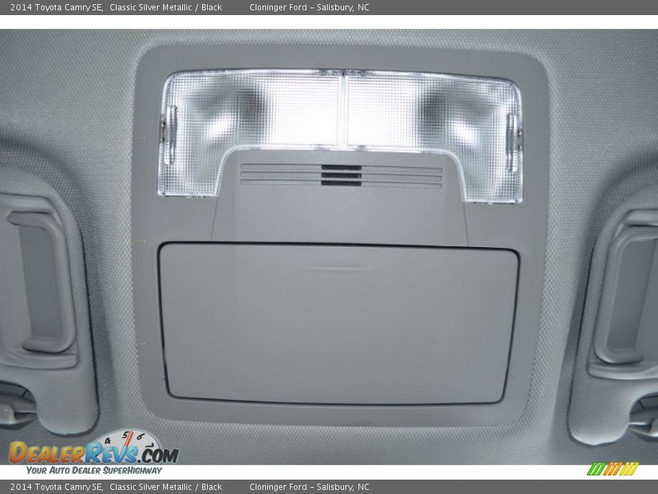 2014 Toyota Camry SE Classic Silver Metallic / Black Photo #21