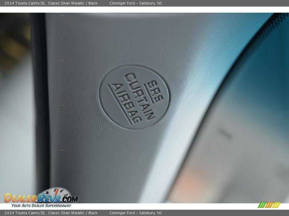 2014 Toyota Camry SE Classic Silver Metallic / Black Photo #23