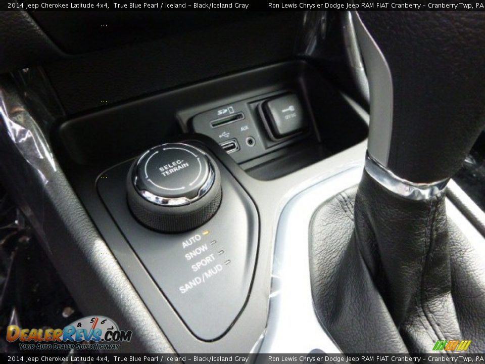 2014 Jeep Cherokee Latitude 4x4 True Blue Pearl / Iceland - Black/Iceland Gray Photo #18