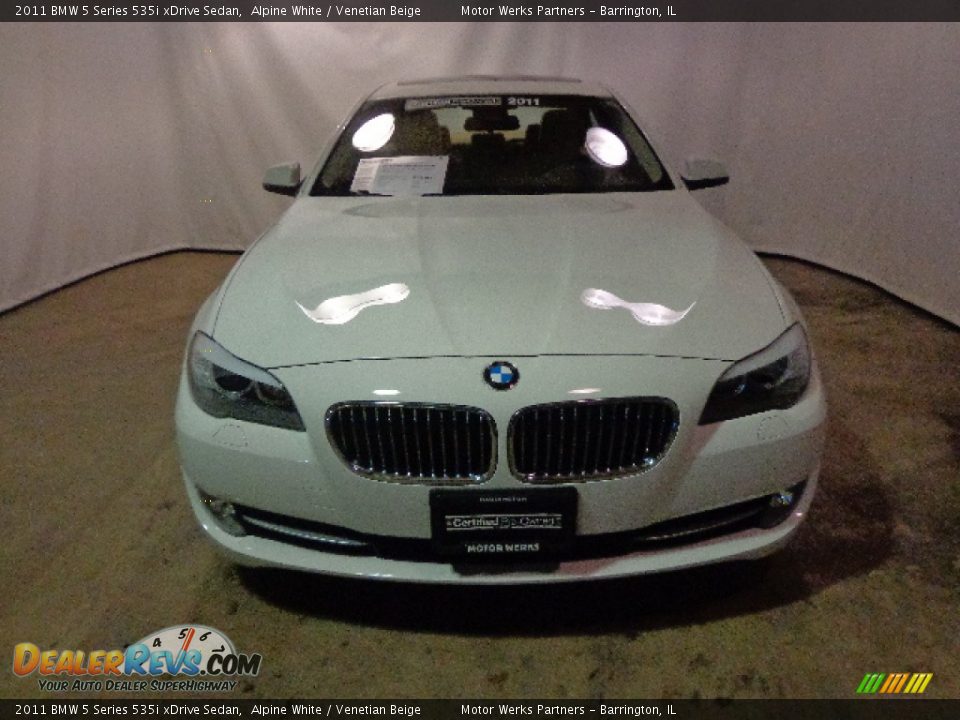 2011 BMW 5 Series 535i xDrive Sedan Alpine White / Venetian Beige Photo #2