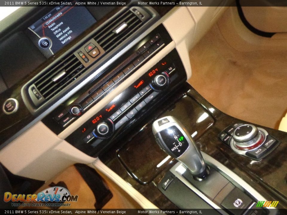 2011 BMW 5 Series 535i xDrive Sedan Alpine White / Venetian Beige Photo #28