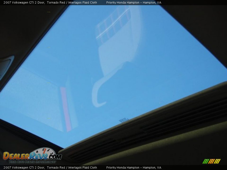 2007 Volkswagen GTI 2 Door Tornado Red / Interlagos Plaid Cloth Photo #14