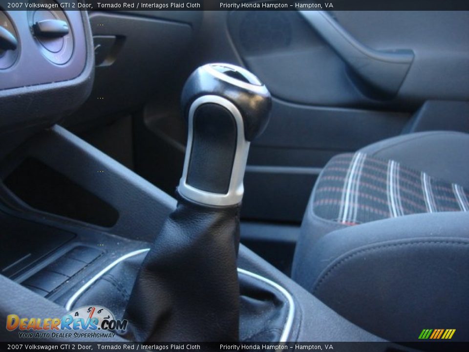 2007 Volkswagen GTI 2 Door Tornado Red / Interlagos Plaid Cloth Photo #17