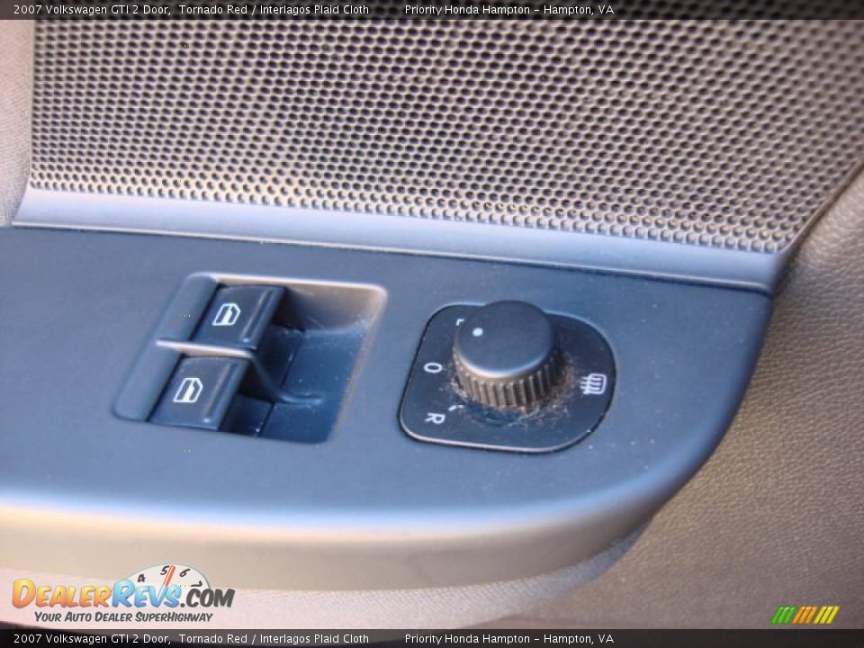 2007 Volkswagen GTI 2 Door Tornado Red / Interlagos Plaid Cloth Photo #20
