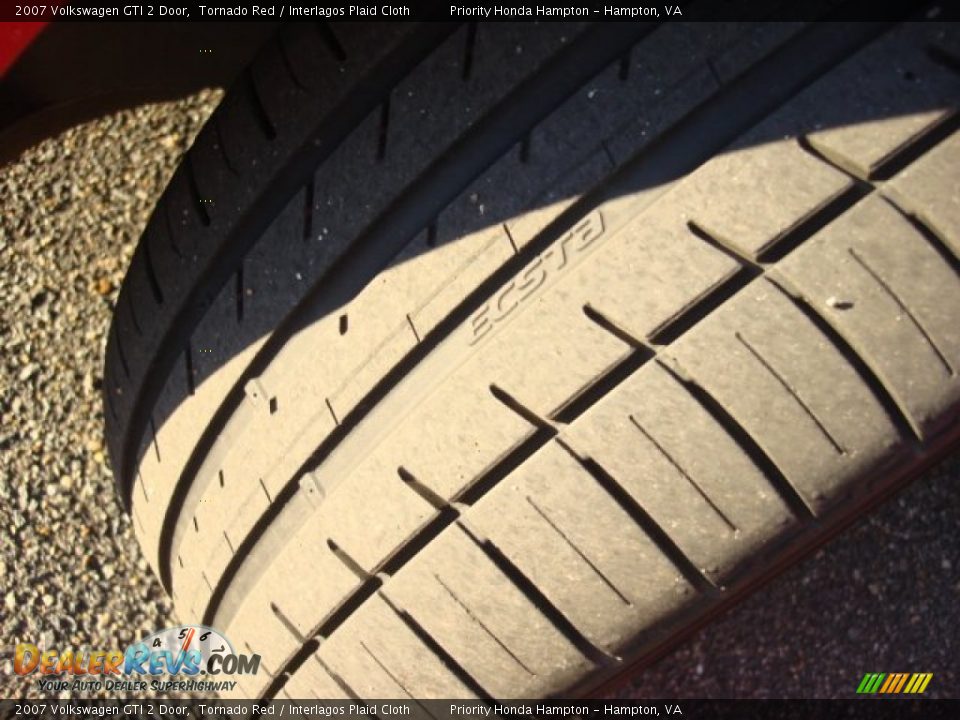 2007 Volkswagen GTI 2 Door Tornado Red / Interlagos Plaid Cloth Photo #22