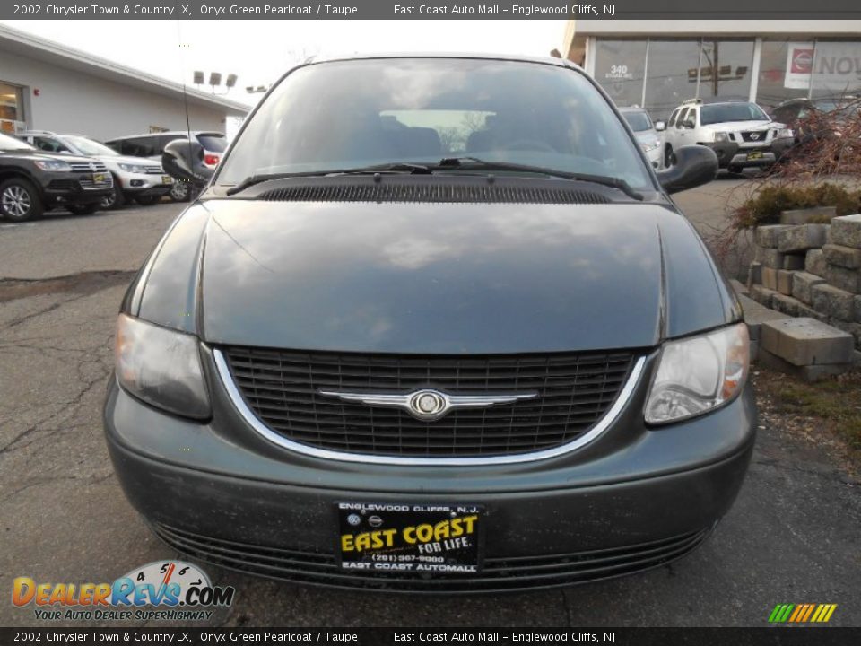 2002 Chrysler Town & Country LX Onyx Green Pearlcoat / Taupe Photo #2