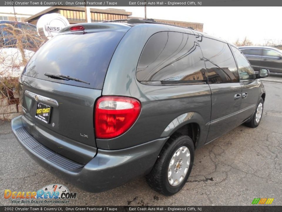 2002 Chrysler Town & Country LX Onyx Green Pearlcoat / Taupe Photo #4