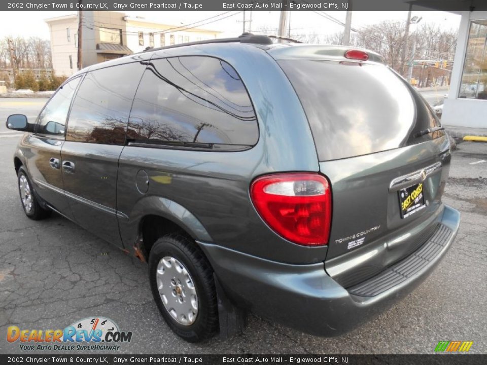 2002 Chrysler Town & Country LX Onyx Green Pearlcoat / Taupe Photo #7