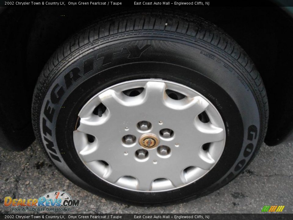 2002 Chrysler Town & Country LX Wheel Photo #8