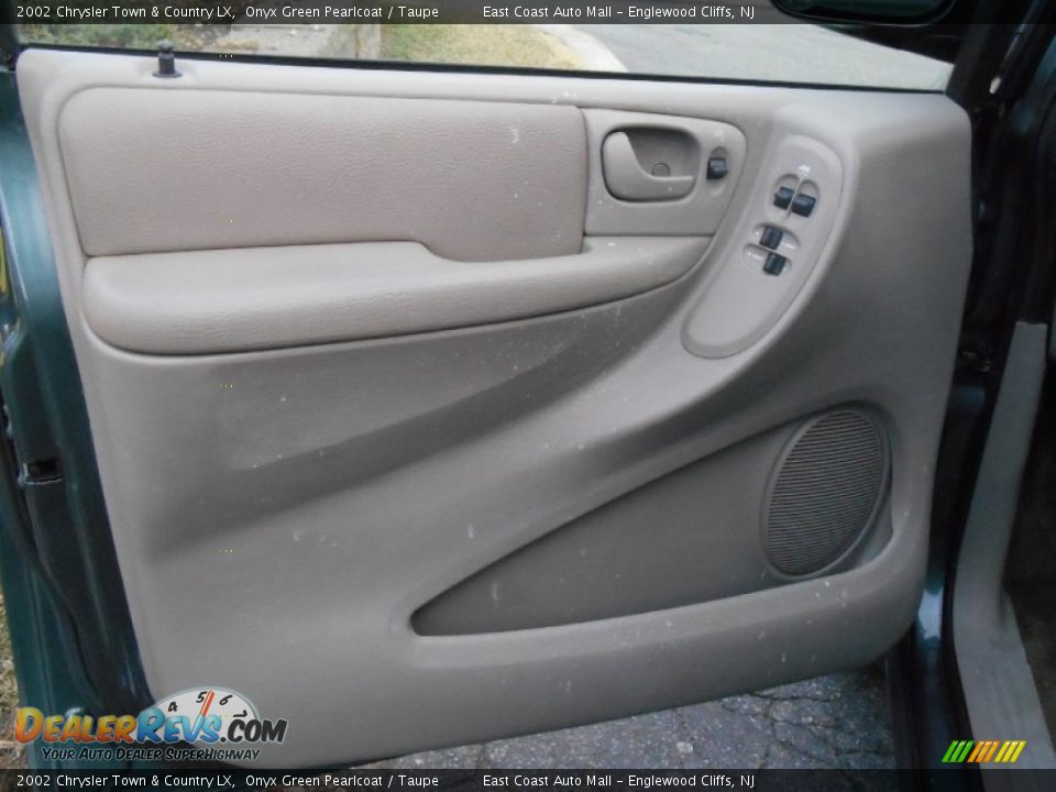 2002 Chrysler Town & Country LX Onyx Green Pearlcoat / Taupe Photo #14