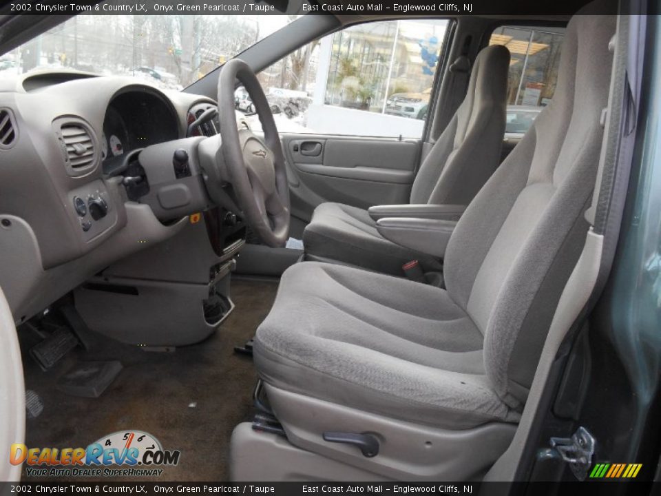Front Seat of 2002 Chrysler Town & Country LX Photo #15