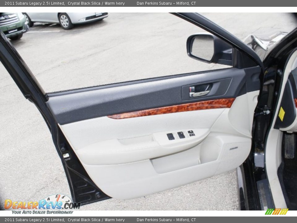 2011 Subaru Legacy 2.5i Limited Crystal Black Silica / Warm Ivory Photo #17