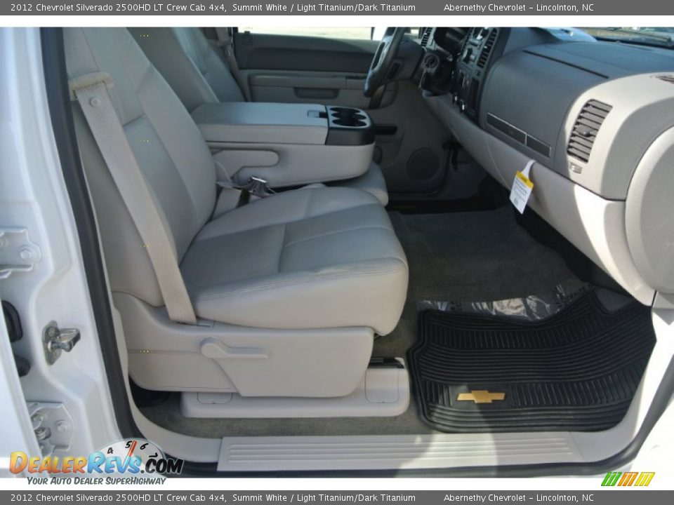 2012 Chevrolet Silverado 2500HD LT Crew Cab 4x4 Summit White / Light Titanium/Dark Titanium Photo #18