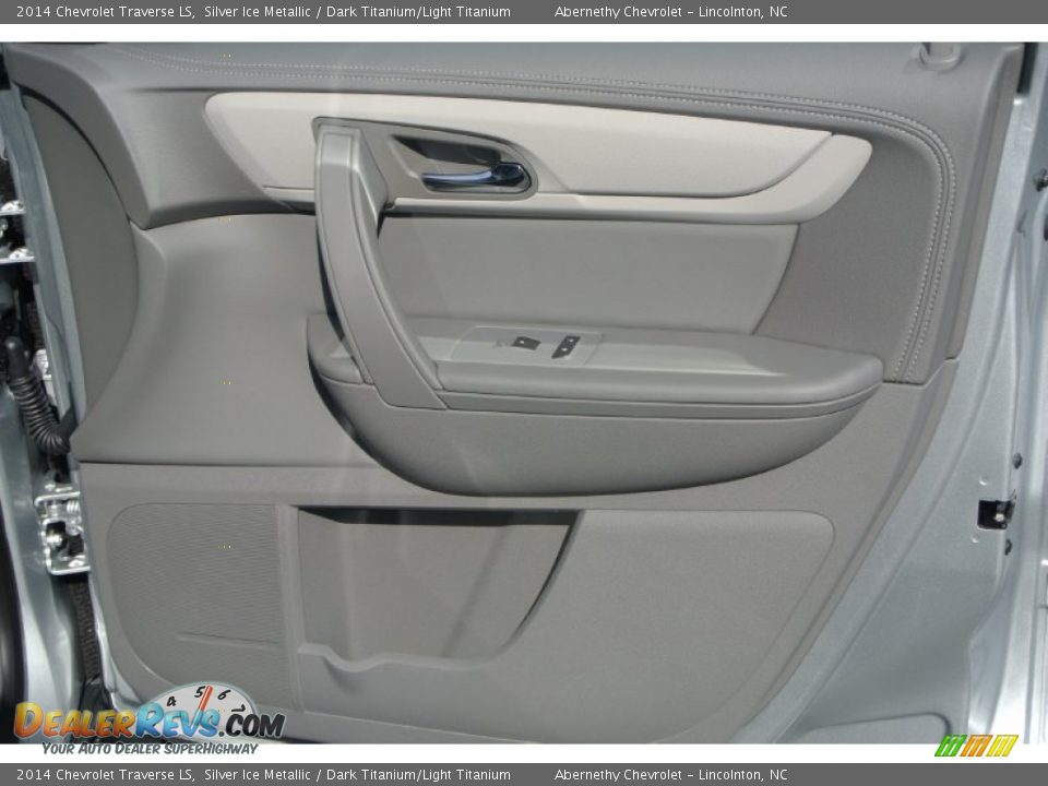 2014 Chevrolet Traverse LS Silver Ice Metallic / Dark Titanium/Light Titanium Photo #17