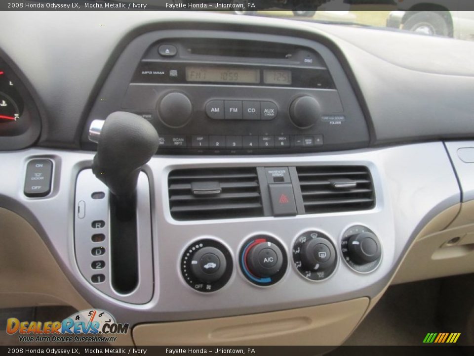 Controls of 2008 Honda Odyssey LX Photo #12