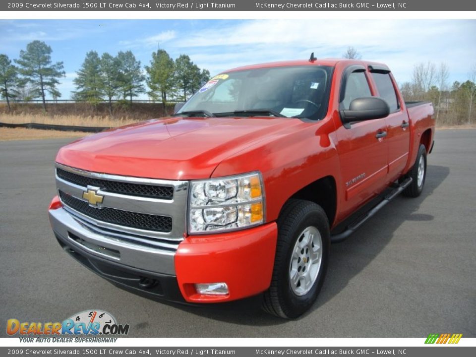 2009 Chevrolet Silverado 1500 LT Crew Cab 4x4 Victory Red / Light Titanium Photo #2