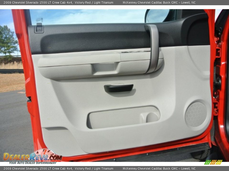2009 Chevrolet Silverado 1500 LT Crew Cab 4x4 Victory Red / Light Titanium Photo #8