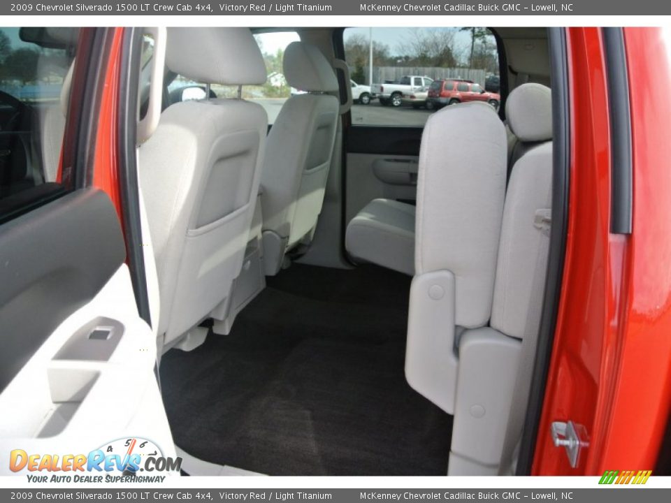 2009 Chevrolet Silverado 1500 LT Crew Cab 4x4 Victory Red / Light Titanium Photo #15