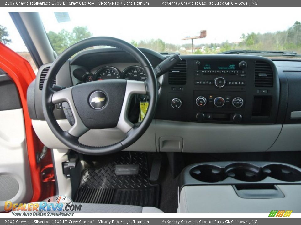 2009 Chevrolet Silverado 1500 LT Crew Cab 4x4 Victory Red / Light Titanium Photo #16