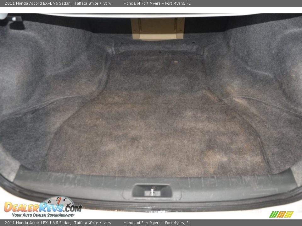 2011 Honda Accord EX-L V6 Sedan Taffeta White / Ivory Photo #26