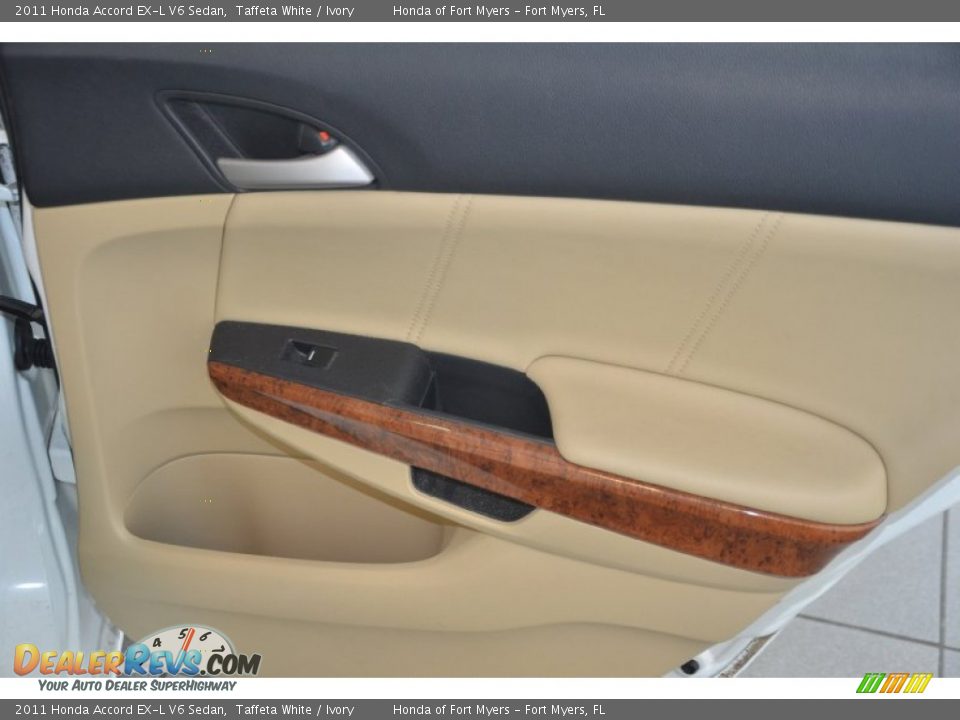 2011 Honda Accord EX-L V6 Sedan Taffeta White / Ivory Photo #27