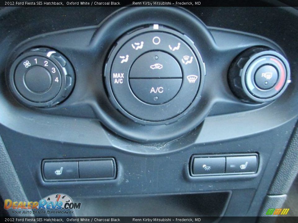 2012 Ford Fiesta SES Hatchback Oxford White / Charcoal Black Photo #23