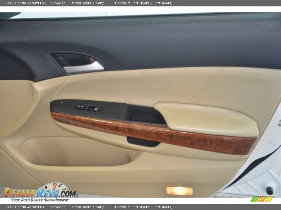 2011 Honda Accord EX-L V6 Sedan Taffeta White / Ivory Photo #30