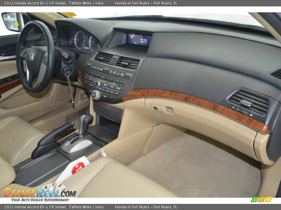 2011 Honda Accord EX-L V6 Sedan Taffeta White / Ivory Photo #31