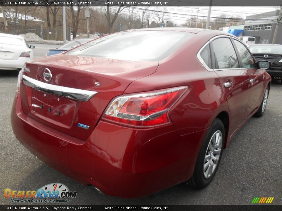 2013 Nissan Altima 2.5 S Cayenne Red / Charcoal Photo #4