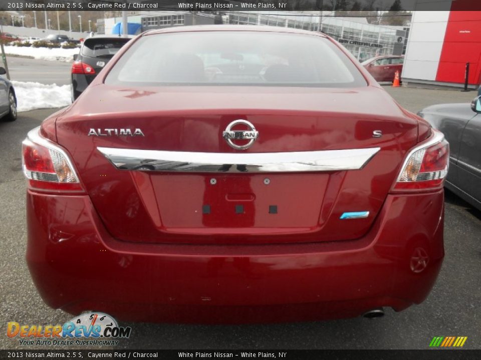 2013 Nissan Altima 2.5 S Cayenne Red / Charcoal Photo #5
