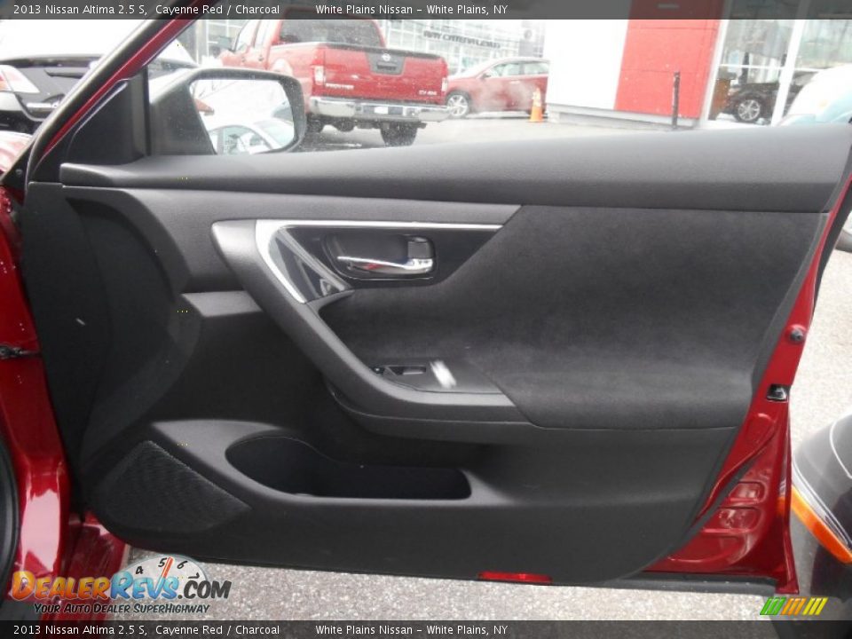 2013 Nissan Altima 2.5 S Cayenne Red / Charcoal Photo #10