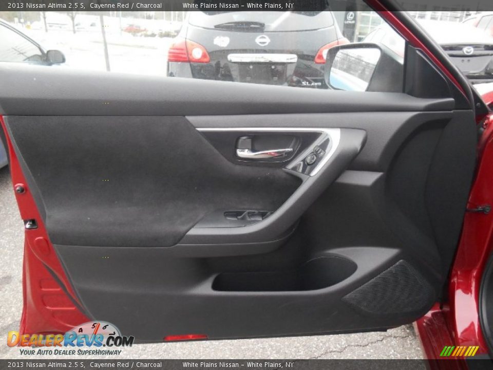 2013 Nissan Altima 2.5 S Cayenne Red / Charcoal Photo #12
