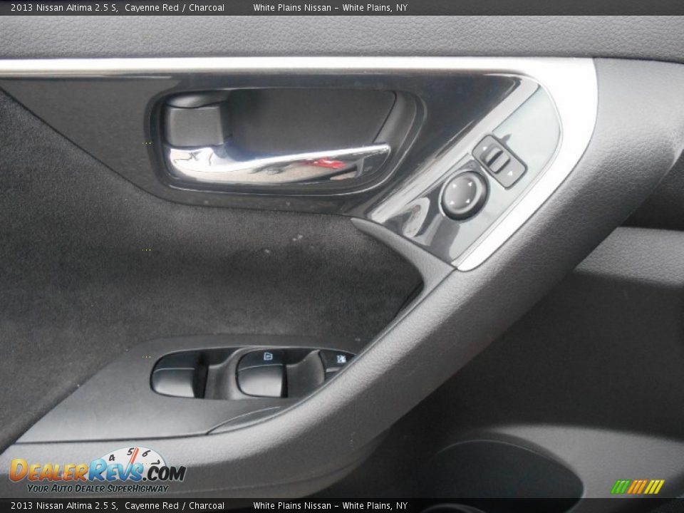 2013 Nissan Altima 2.5 S Cayenne Red / Charcoal Photo #13